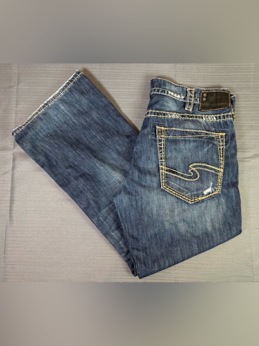 Silver Jeans Co Zac Jeans Mens 38x30 Relaxed Straight Distressed Medium Wash